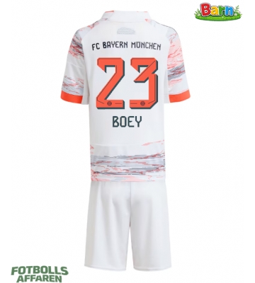 Bayern Munich Sacha Boey #23 Bortaställ Barn 2025-26 Kortärmad (+ Korta byxor)